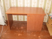 Продам стол письменный в идеальном состоянии. 